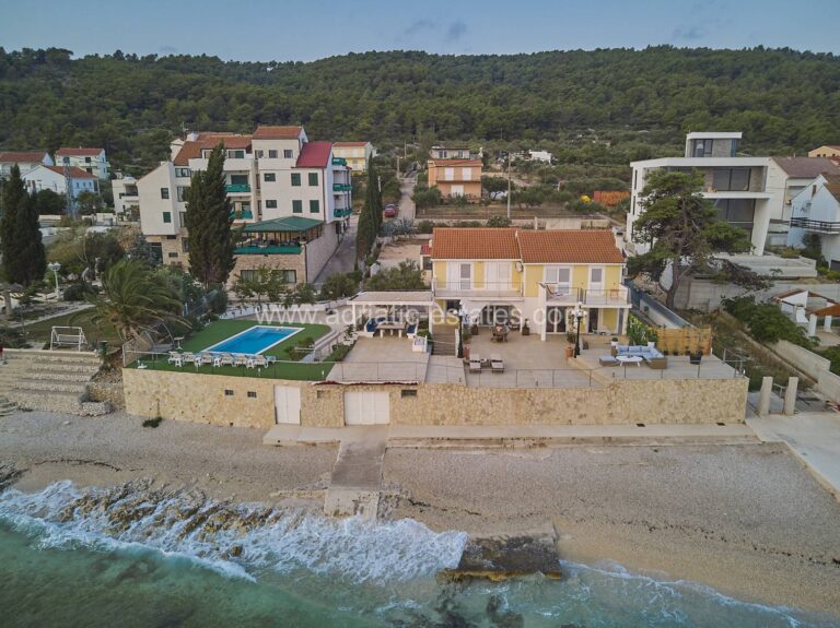 Výjimečná vila přímo na pláž, chorvatské nemovitosti